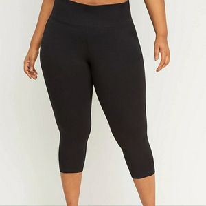Lane Bryant Livi Active capri leggings control top